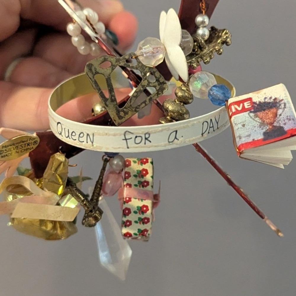 VTG Silvestri Karen Rossi Fanciful Flights Queen for a Day Metal Whimsical Royal - Picture 3 of 6